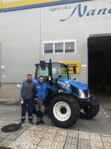 ➡️ Cantabria ⬅️ Entrega de un New Holland T5.95