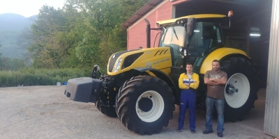 Entrega de un New Holland T7.245 edición especial
